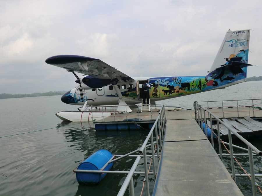 Water Landing and City Tour by Aircraft